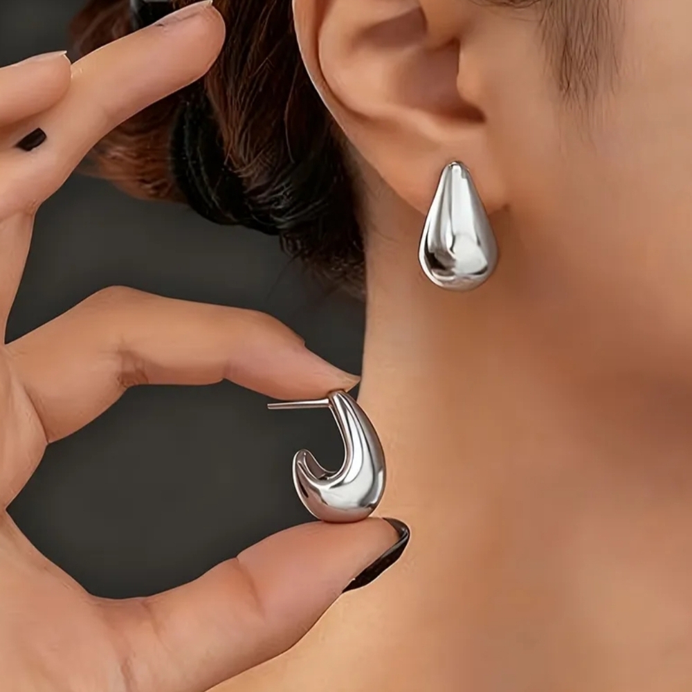 Silver Teardrop Earrings